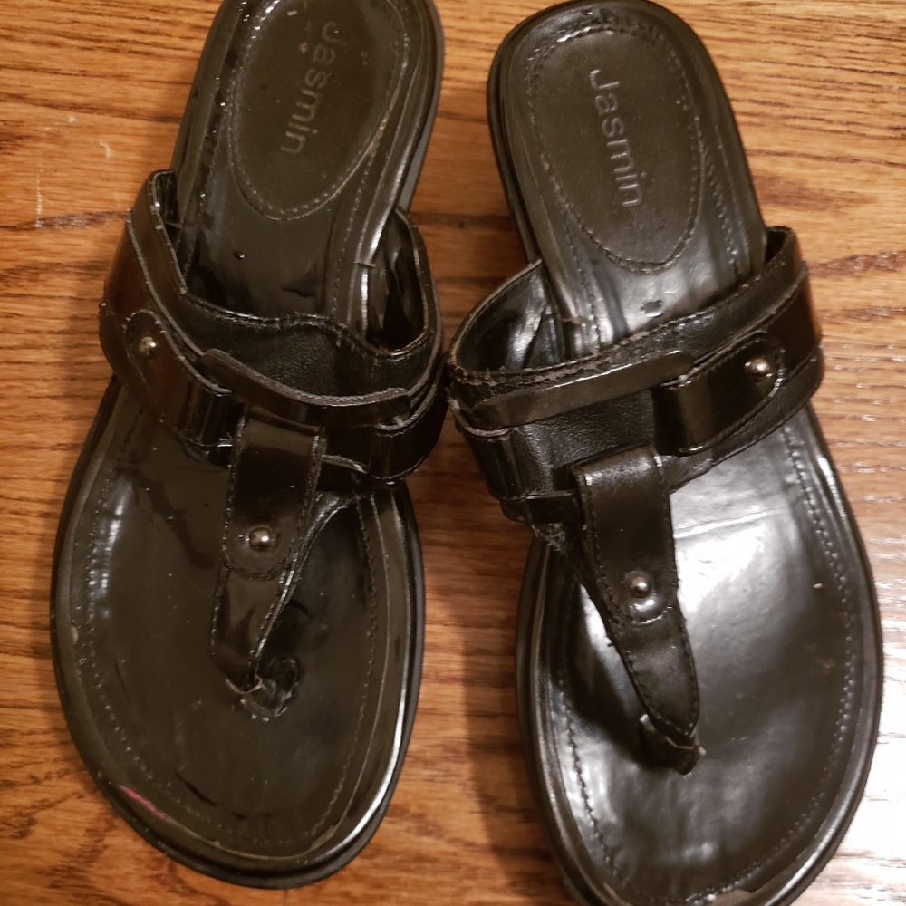 Jasmine sandals.
